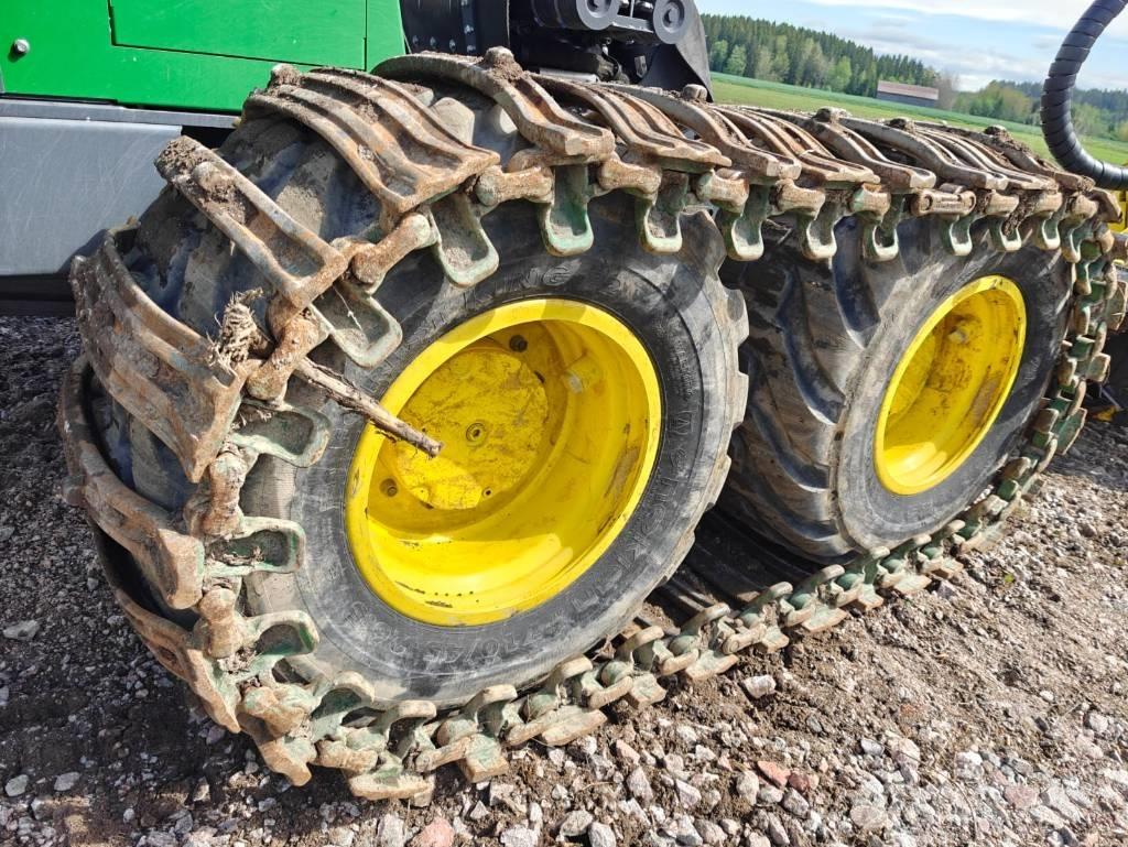 John Deere 1270 G Harvester