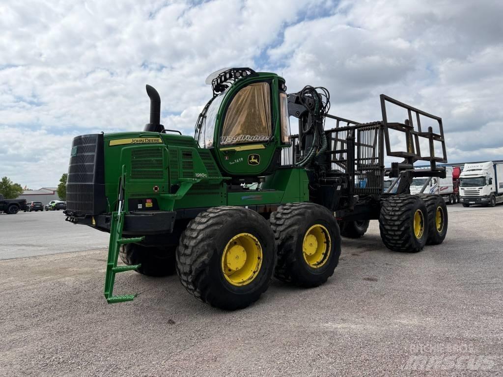 John Deere 1910G Forwarder