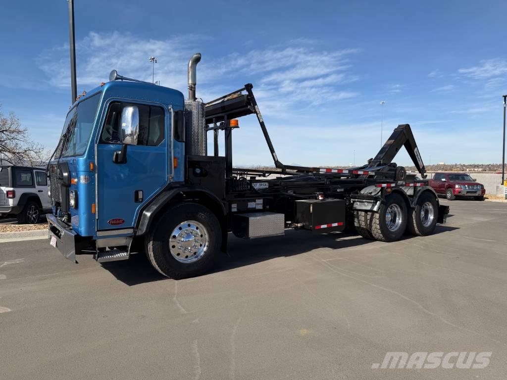 Peterbilt 320 Absetzkipper
