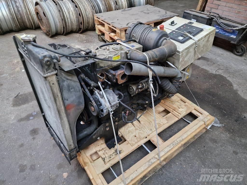 Perkins 404D-22 Transport Sonstige