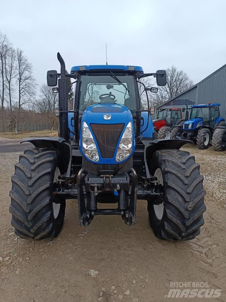 New Holland T7040 Traktoren