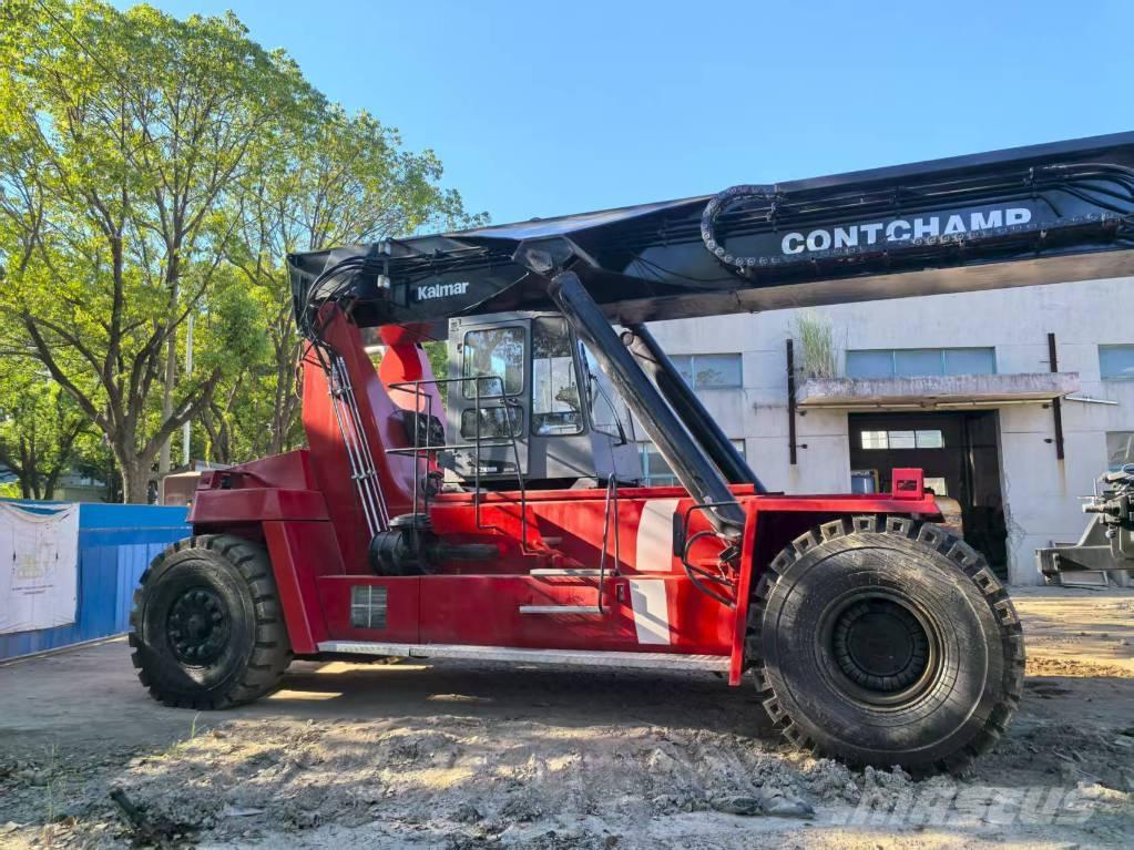 Kalmar DRF 450 Reach-Stacker