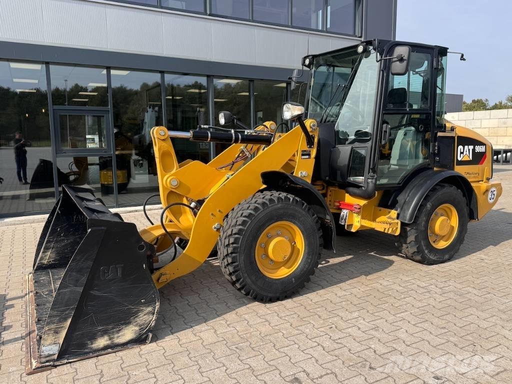 CAT 906M Radlader