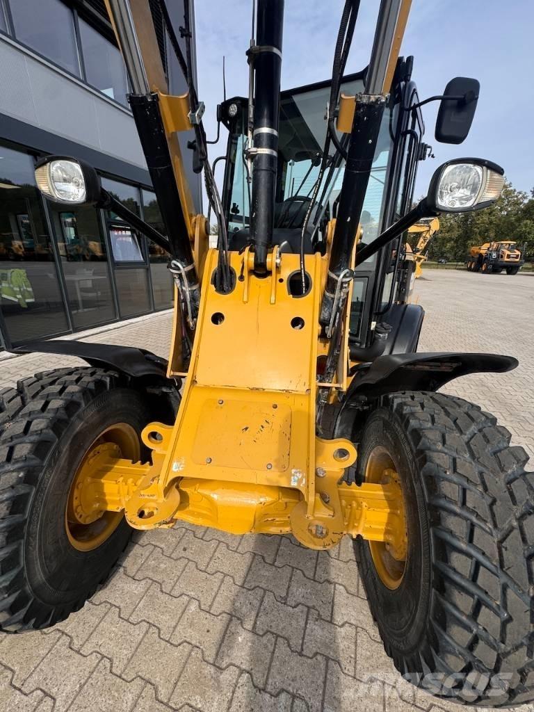 CAT 906M Radlader