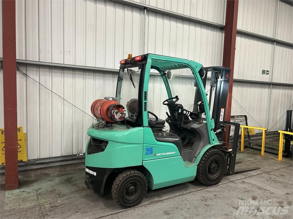 Mitsubishi FG25N Gasstapler