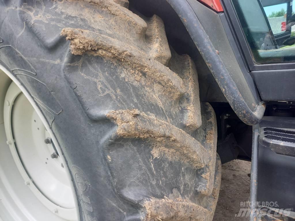 Valtra T 190 Traktoren