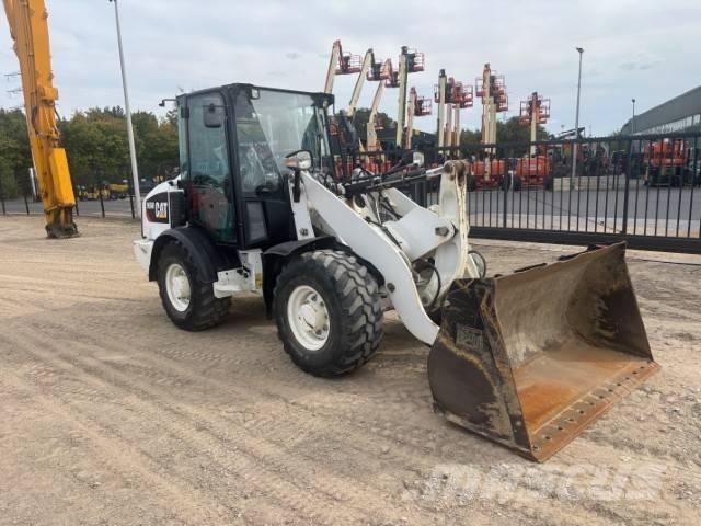CAT 906 Radlader