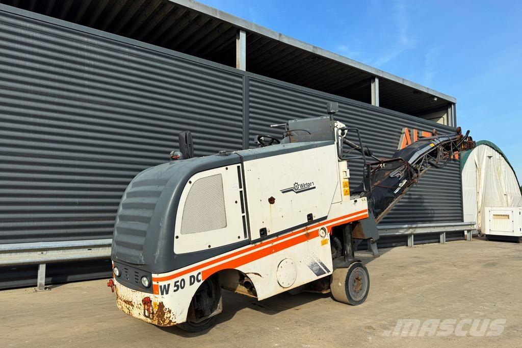 Wirtgen W 50 DC Asphaltfräsen
