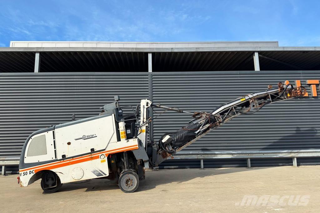 Wirtgen W 50 DC Asphaltfräsen