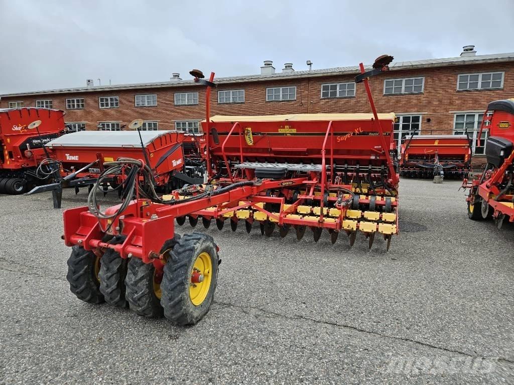 Väderstad Rapid 400 Drillmaschinenkombination