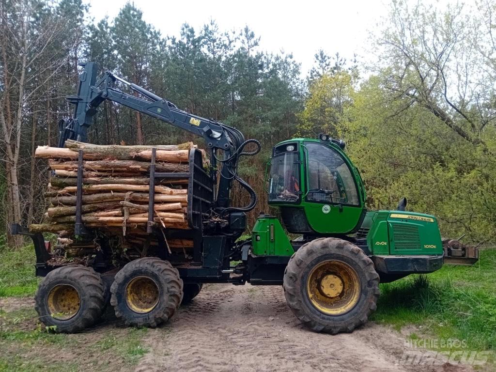 John Deere 1010 E Forwarder