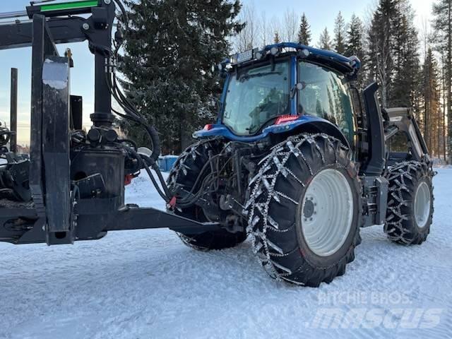 Valtra N 134 A Traktoren