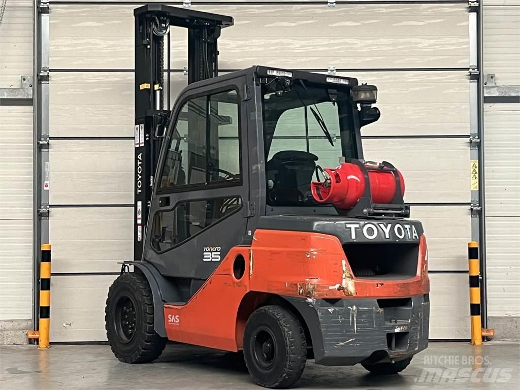 Toyota 8FGJF35 Gasstapler