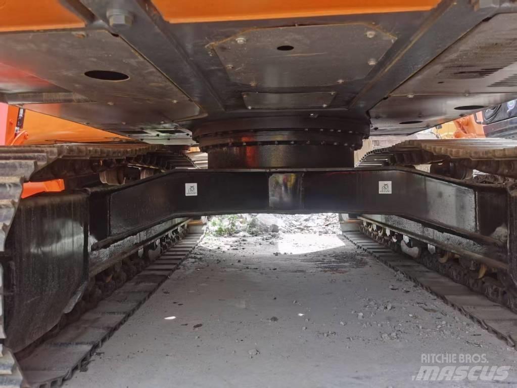 Hitachi ZX 200 Raupenbagger