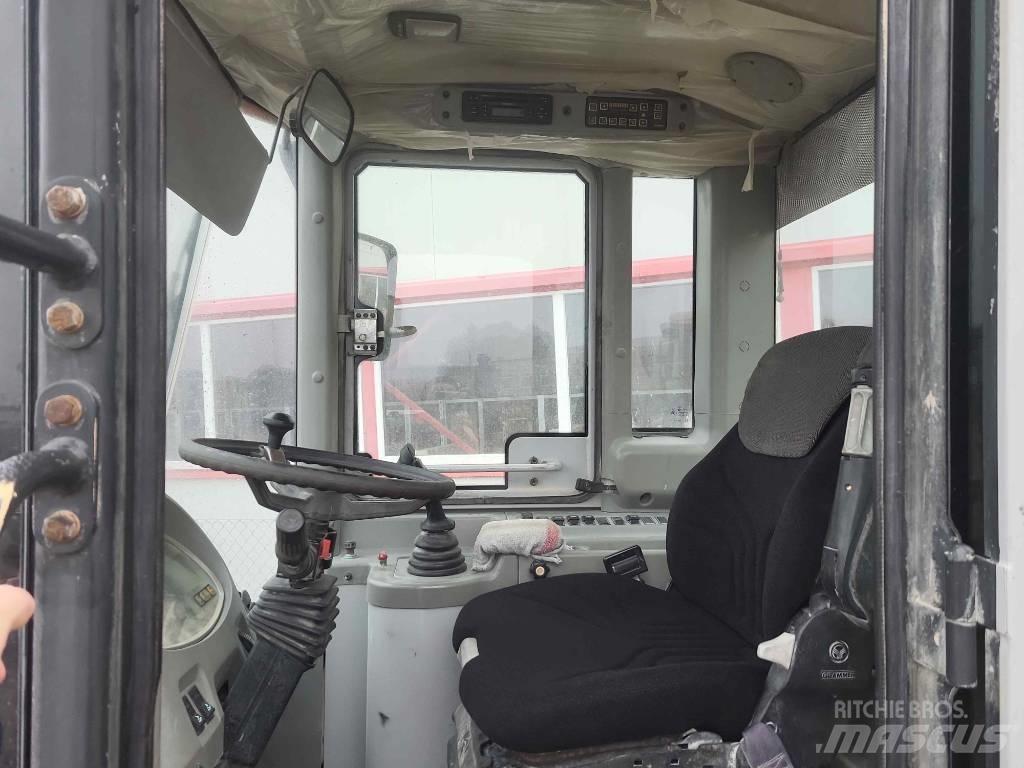 Hyundai HL 740-7 A Radlader