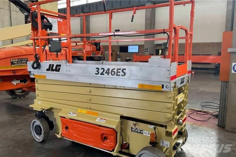 JLG 2014 JLG 3246 Scheren-Arbeitsbühnen