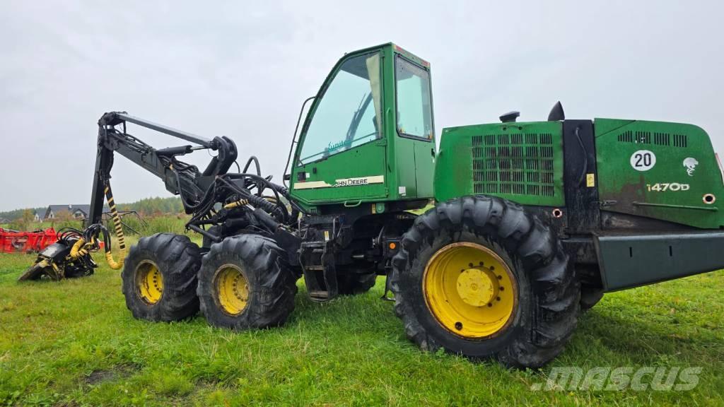 John Deere 1470 D Harvester