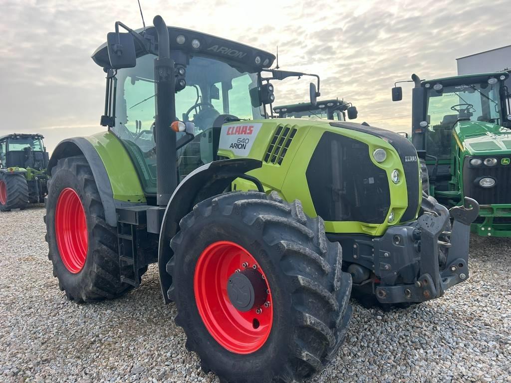 CLAAS Arion 640 Traktoren