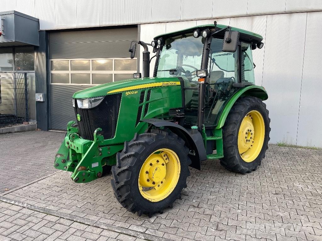 John Deere 5100 M Traktoren