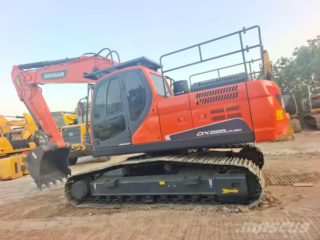 Doosan DX 225 LC Raupenbagger