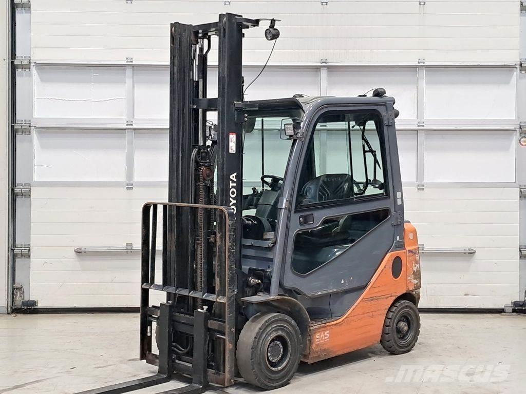 Toyota 02-8FGF18 Gasstapler