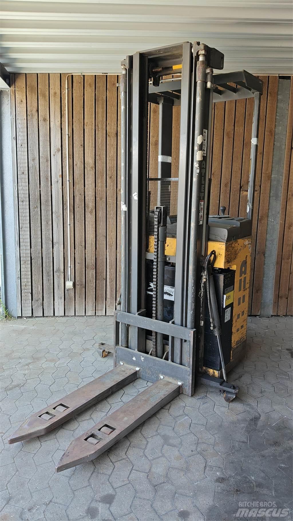 Atlet AJN Gabelstapler mit Fahrerstand