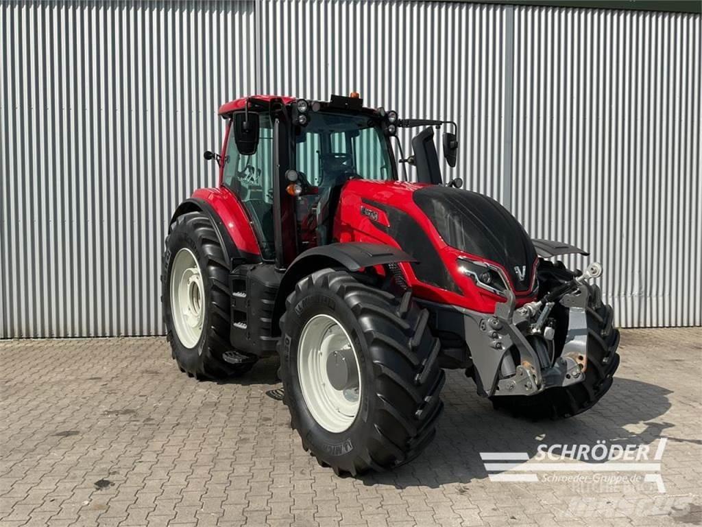 Valtra T 235 A Traktoren