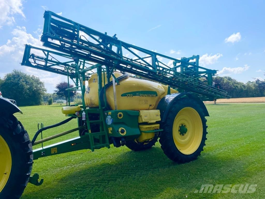 John Deere 732 Anhängespritzen