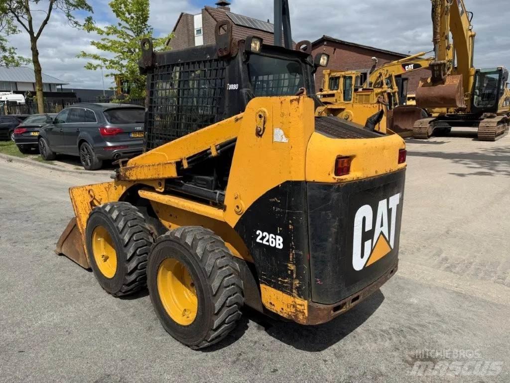 CAT 226B Turbo Kompaktlader