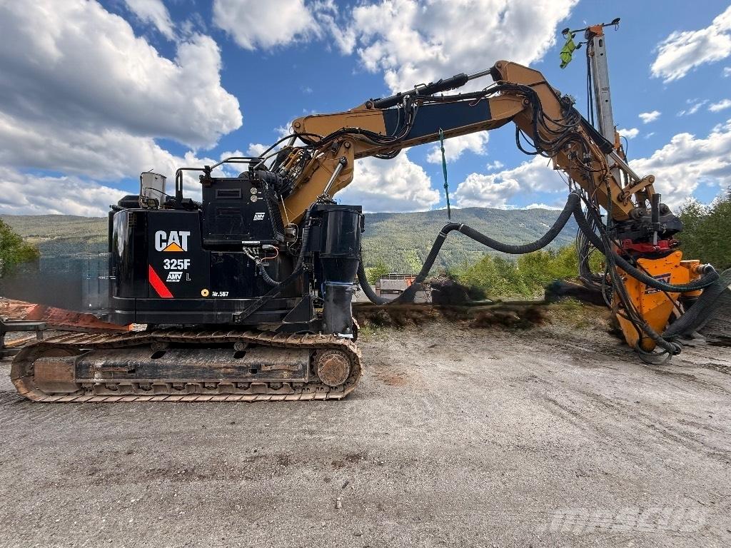 CAT 325 FL CR Spezialbagger