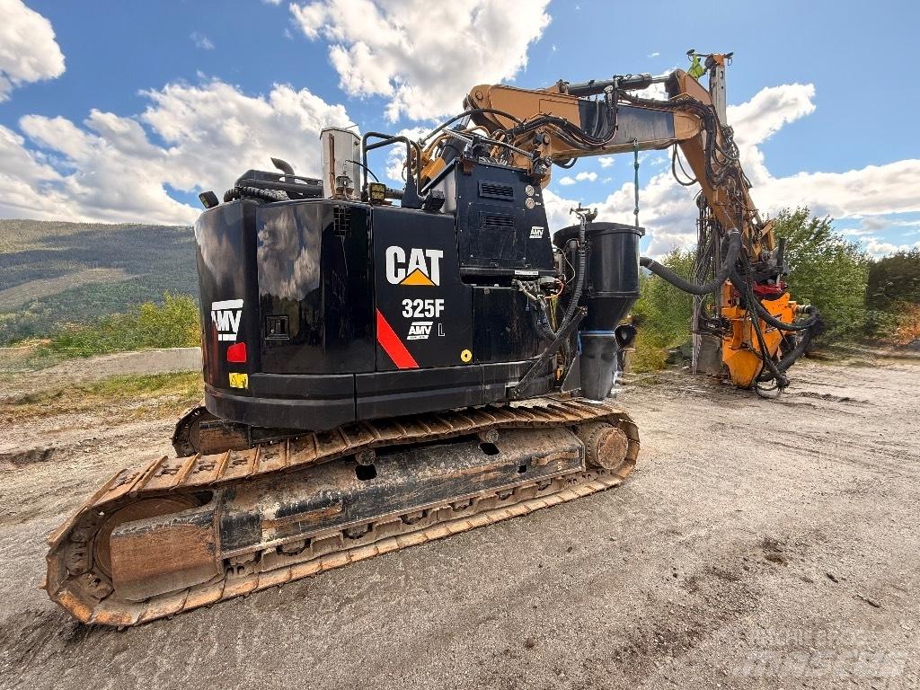 CAT 325 FL CR Spezialbagger