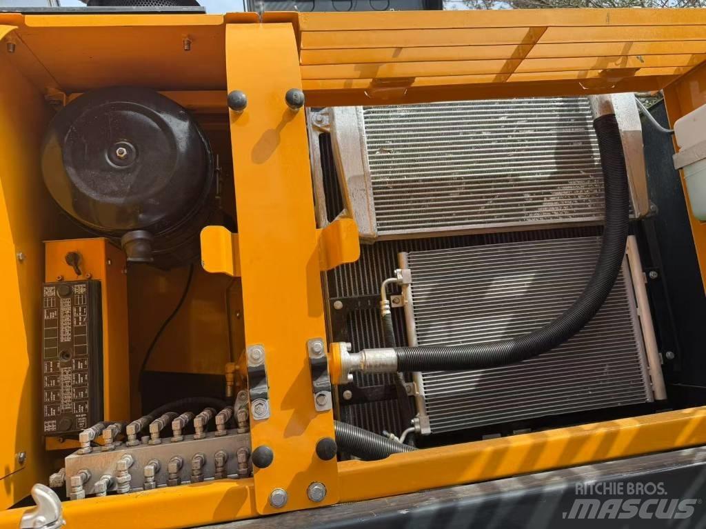Hyundai 305 Raupenbagger