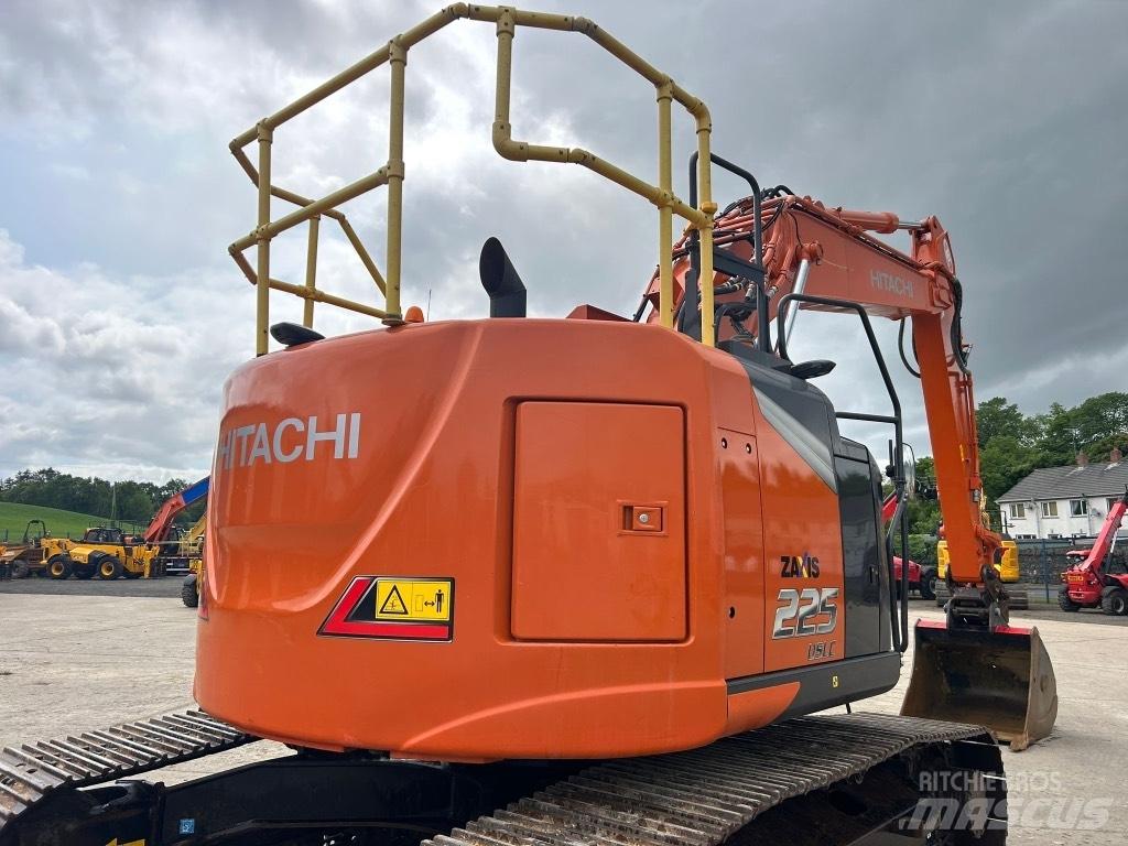 Hitachi ZX225 USLC-7 Raupenbagger