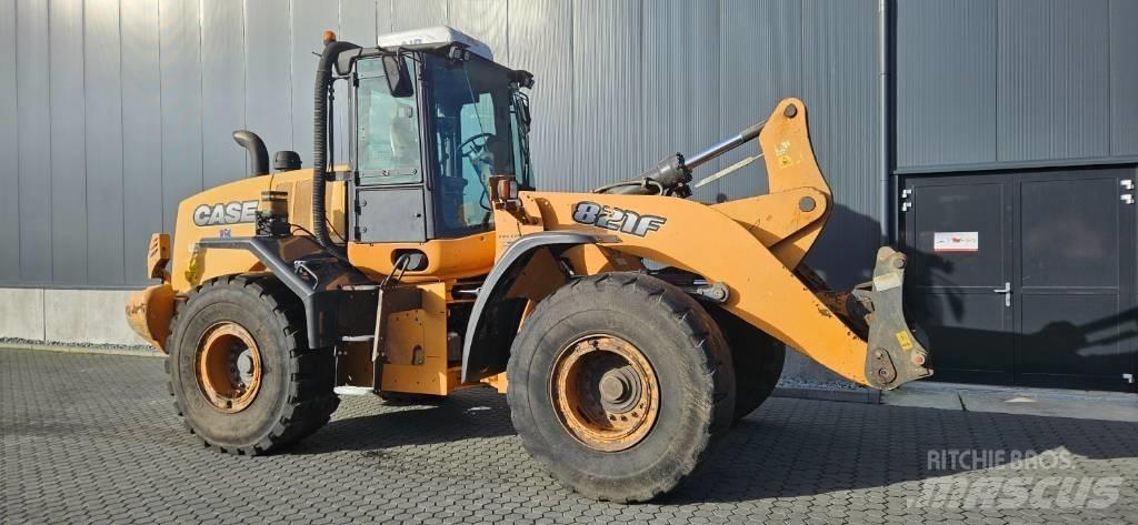CASE 821 F Radlader