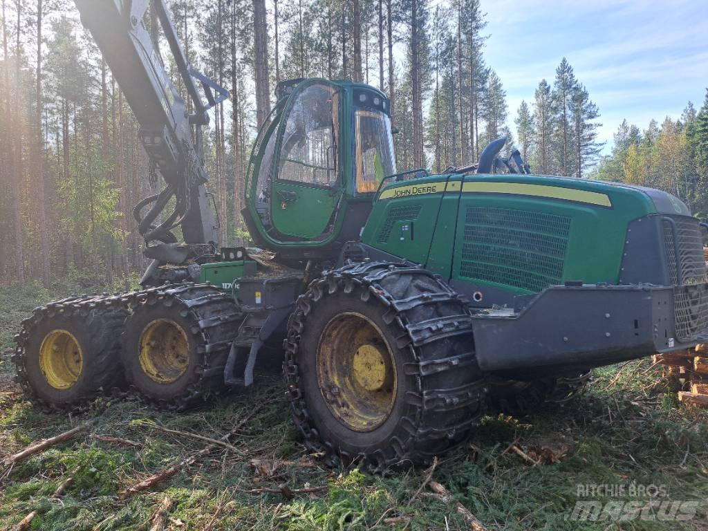 John Deere 1170G Harvester
