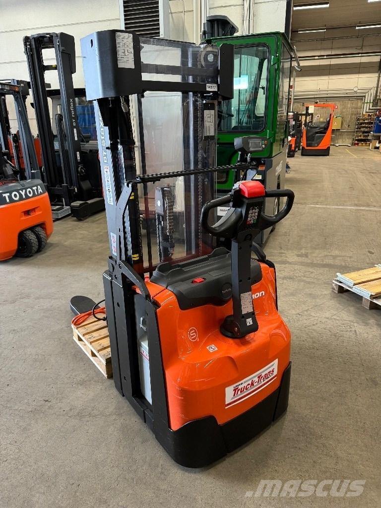 Toyota SWE160L Deichselstapler