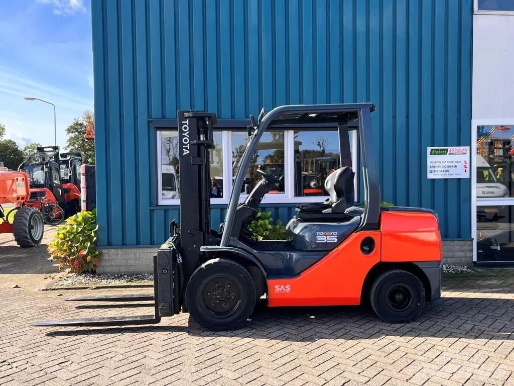 Toyota 52-8FDJF35 Dieselstapler
