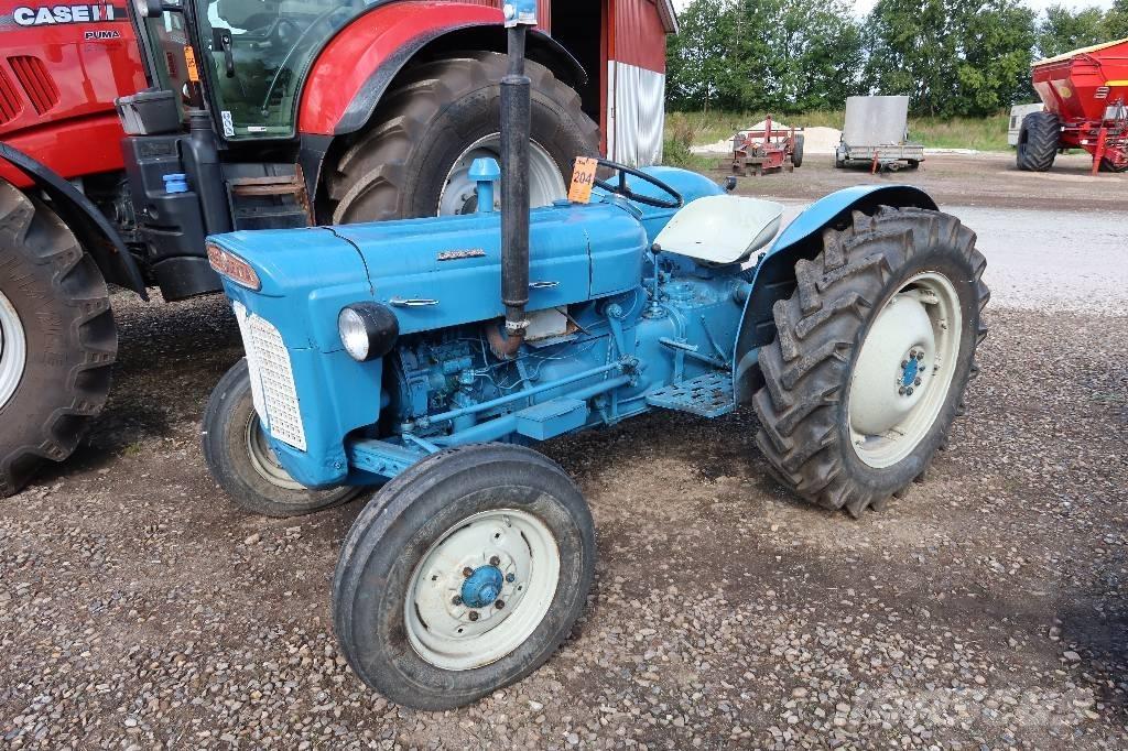 Fordson Super Dexta Traktoren