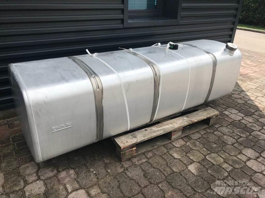 DAF 850 L Kraftstoff- und Zusatzstoffbehälter