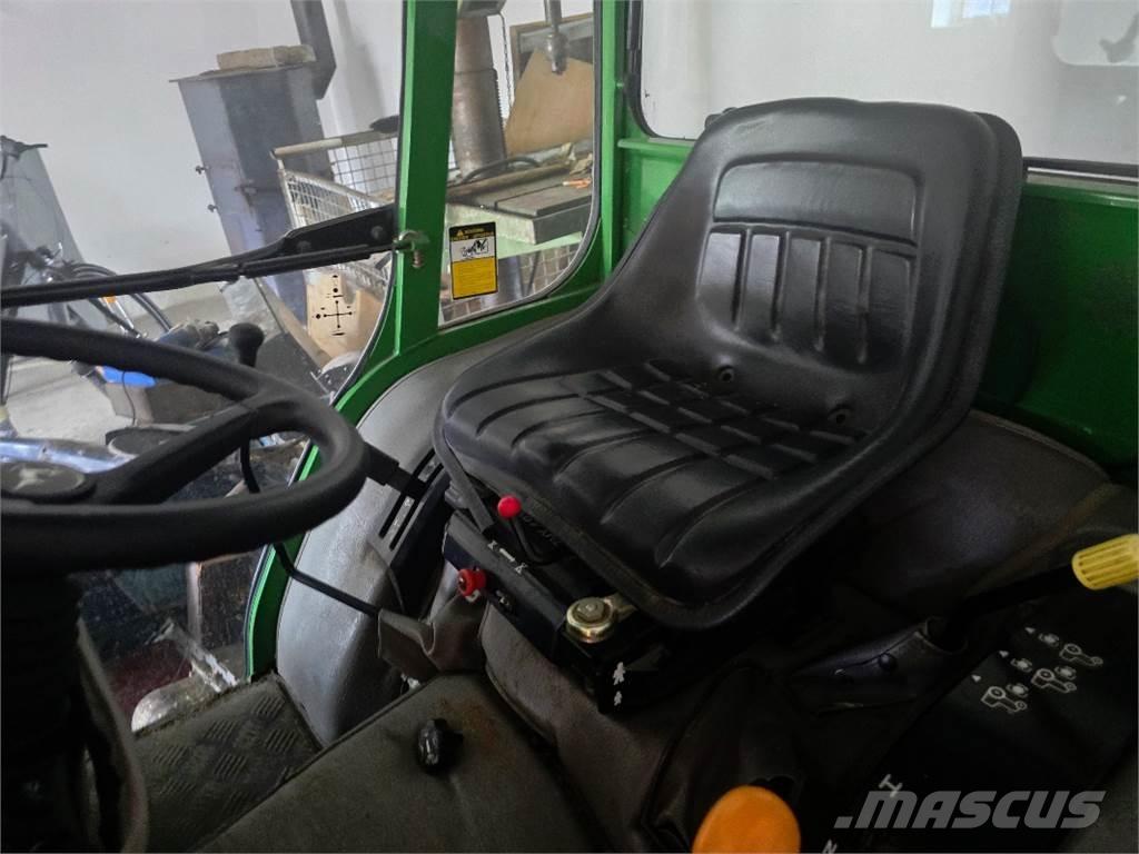 John Deere 4110 Traktoren