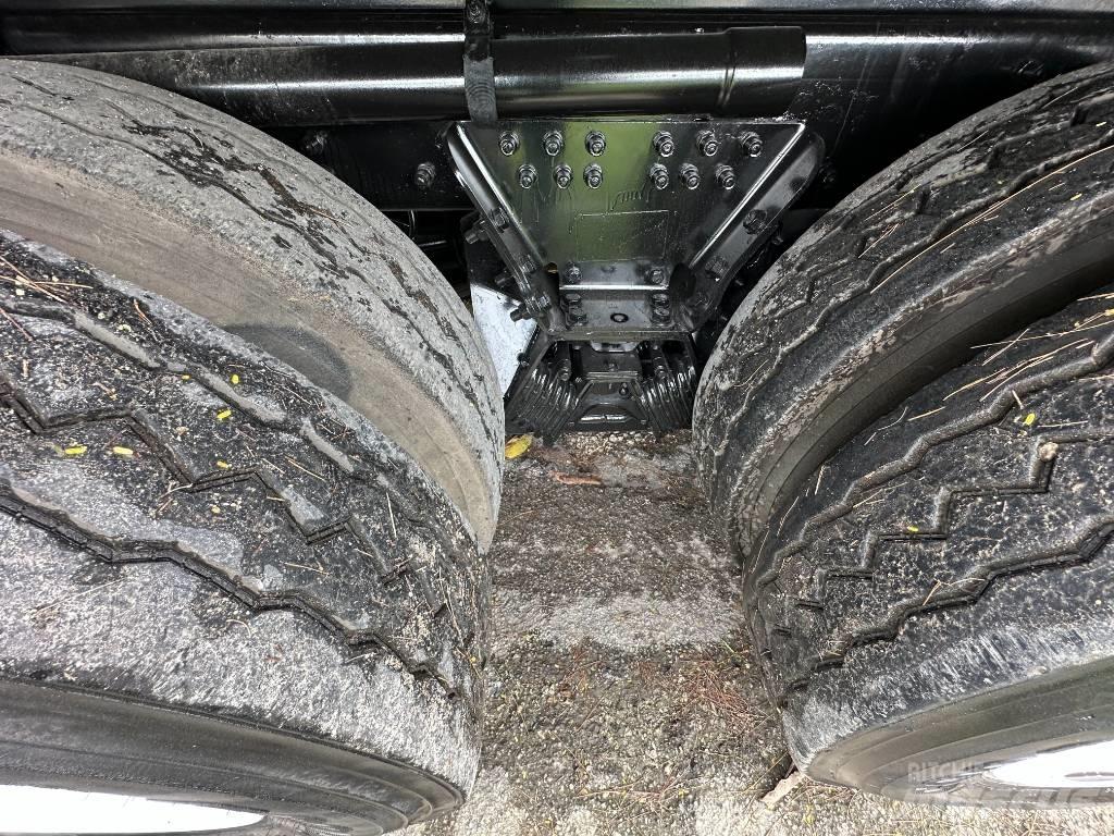 Peterbilt 340 Saug- und Druckwagen