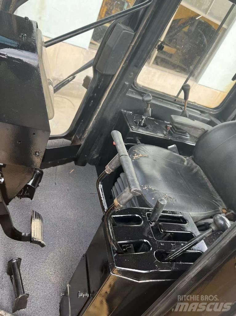 CAT D8 Grader