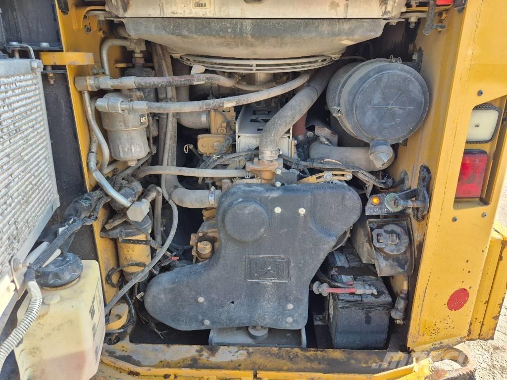 CAT 272 D Kompaktlader