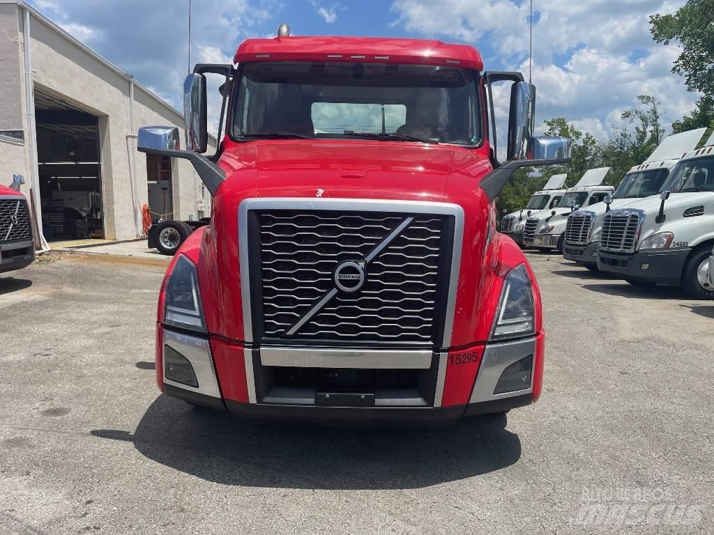 Volvo VNL64T300 Sattelzugmaschinen