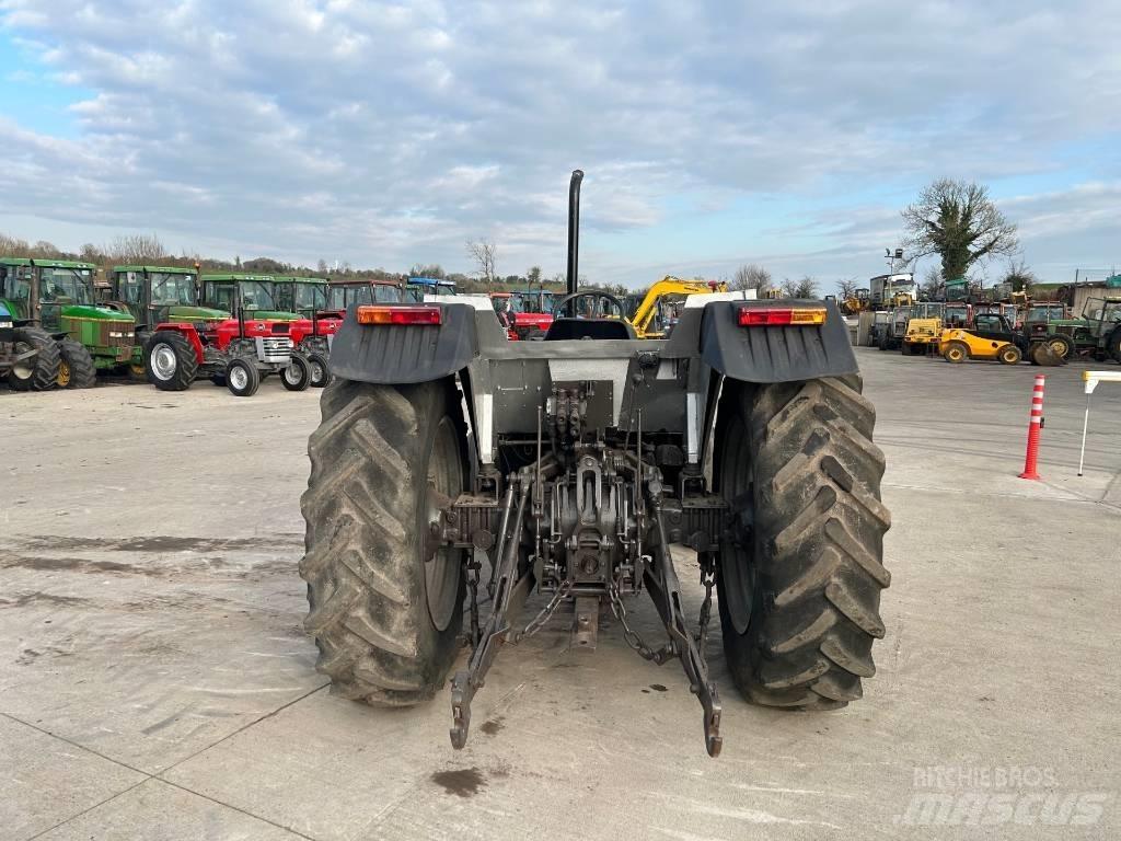 Massey Ferguson 375 Traktoren