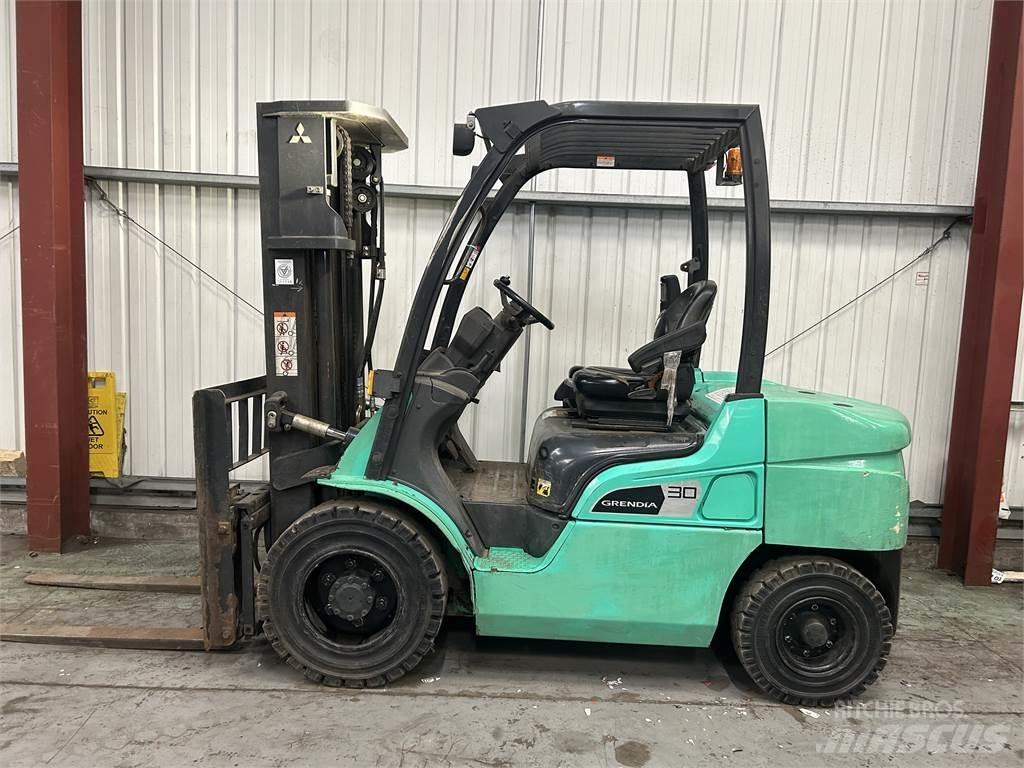 Mitsubishi FD30NT Dieselstapler