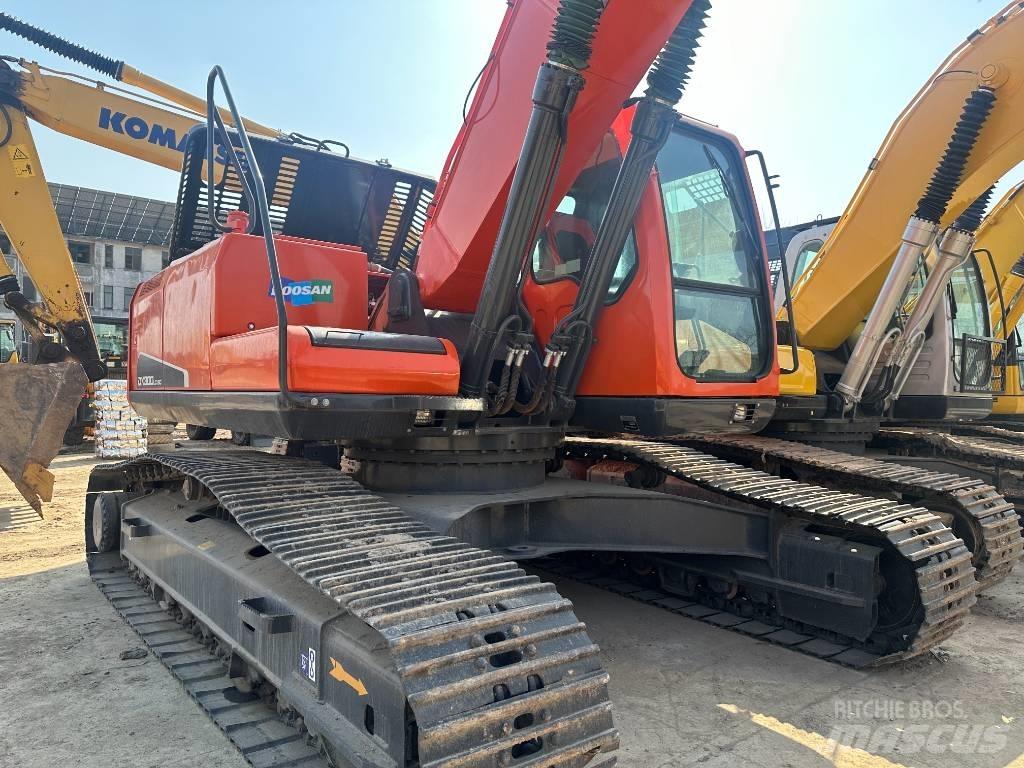 Doosan DX 300 Raupenbagger
