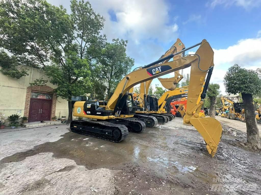 CAT 323 D Raupenbagger