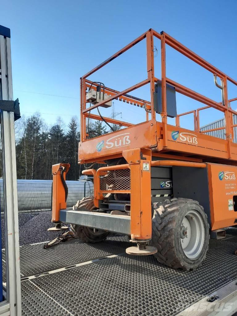 SkyJack SJ 6826 RT Scheren-Arbeitsbühnen