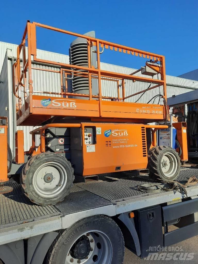 SkyJack SJ 6826 RT Scheren-Arbeitsbühnen